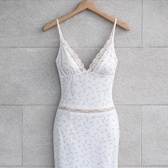 White Floral Maxi Dress with Bow Back - Picture 10 of 10